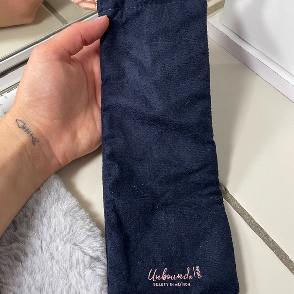 CONAIR Unbound petite beauty in motion cordless  3/4 inch ceramic flat iron - Picture 7 of 10